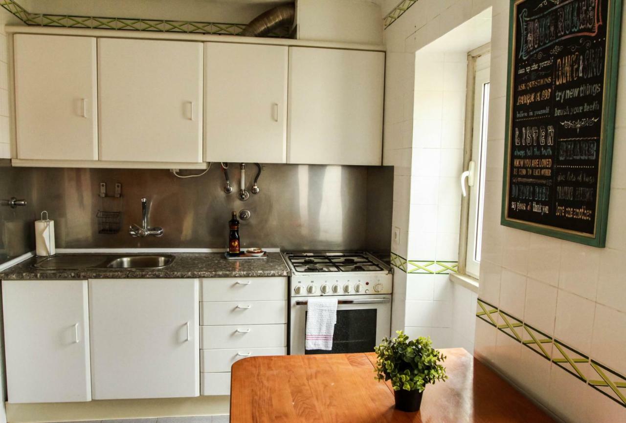 Cozy And Spacious Apartment In Graca, Lisbona Esterno foto