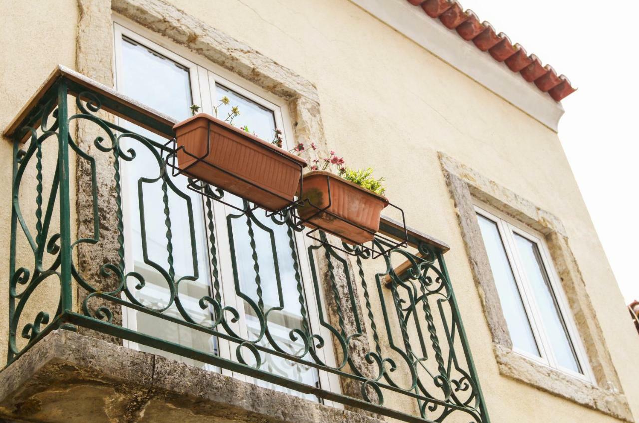 Cozy And Spacious Apartment In Graca, Lisbona Esterno foto